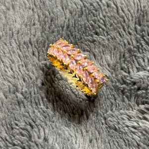 Elegant Women's Ring